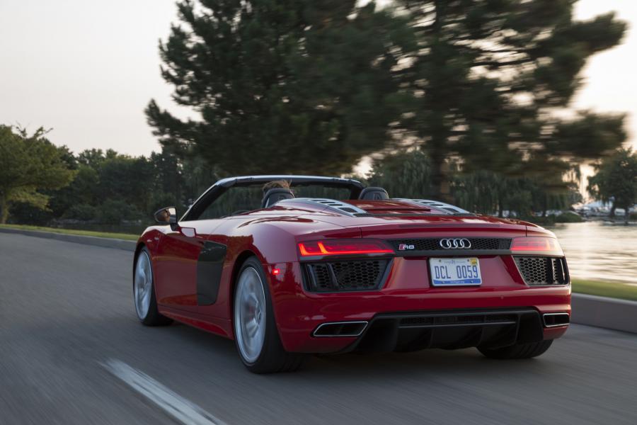  Audi R8 Spyder V10 2017 года  (NA) (фото 7 из 51)